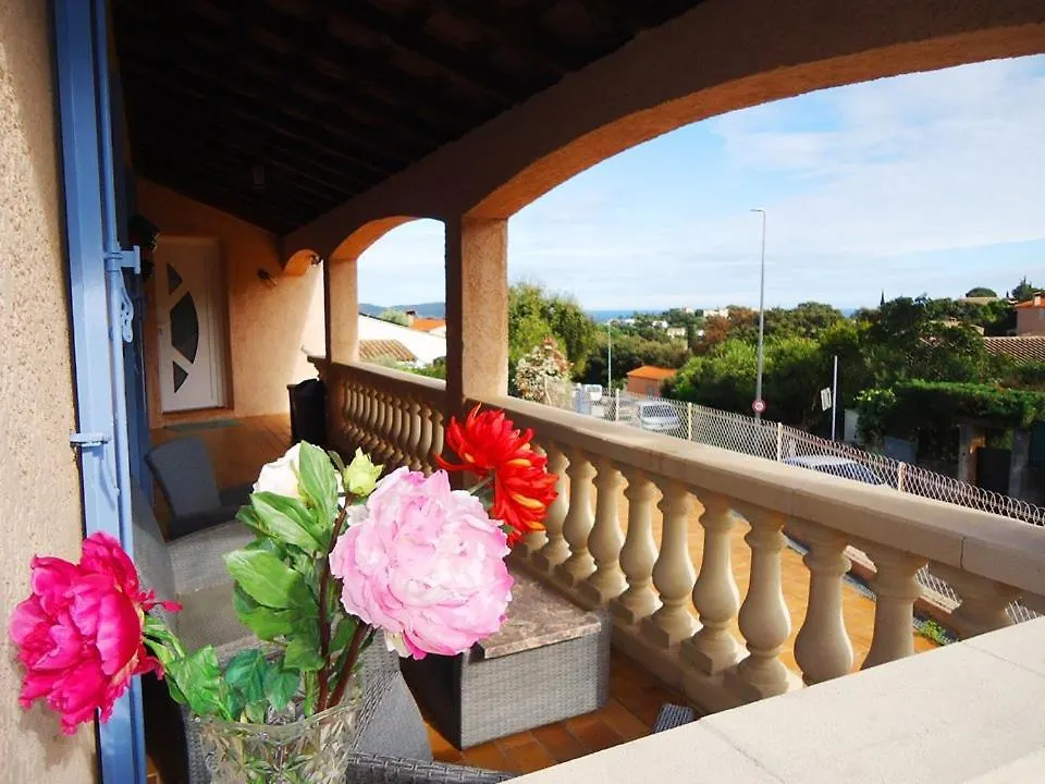 Villa De Vacance Climatisee 3 Chambres Vue Mer 카발레르쉬르메르
